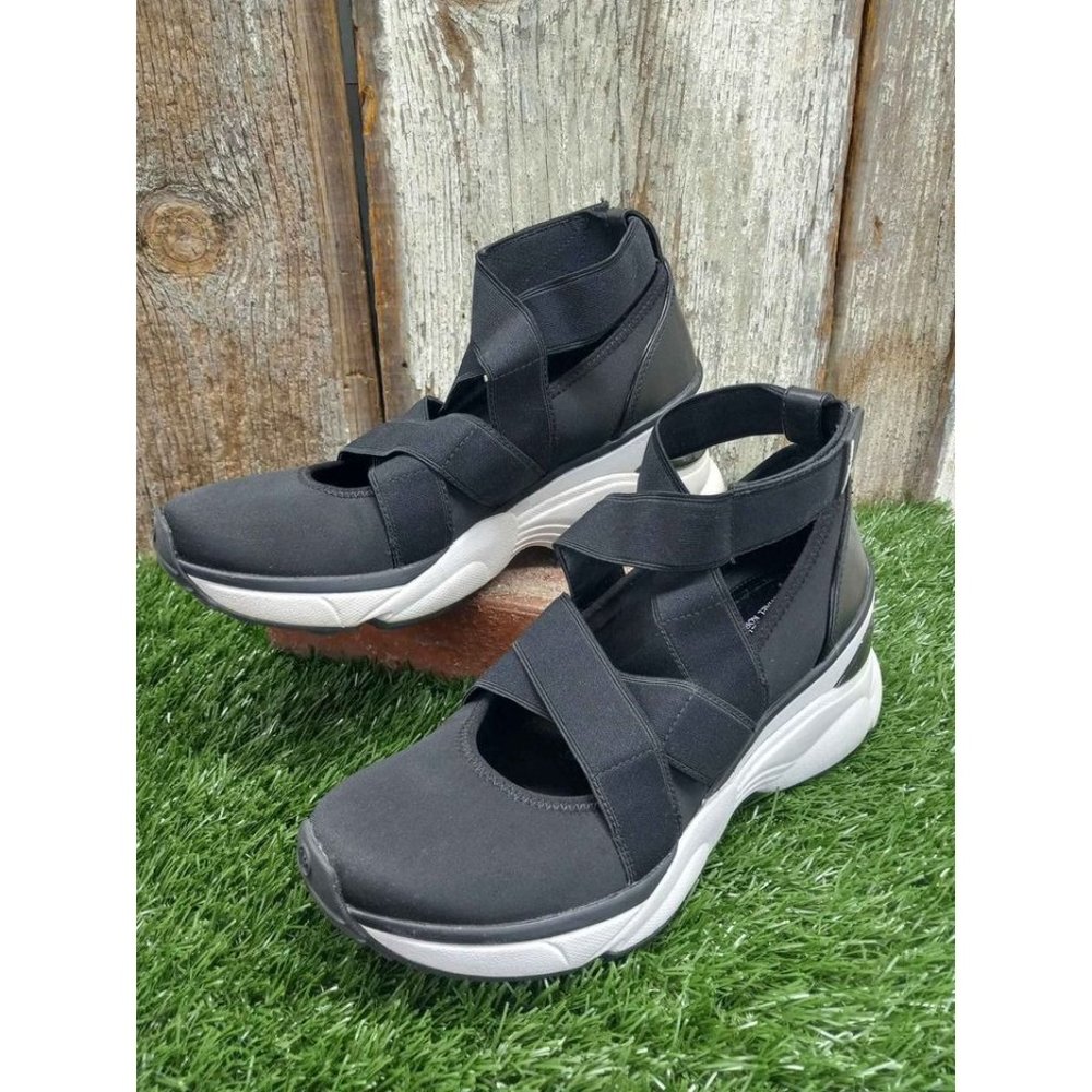 Black Women's Athletic Shoes - Picture 2 of 9